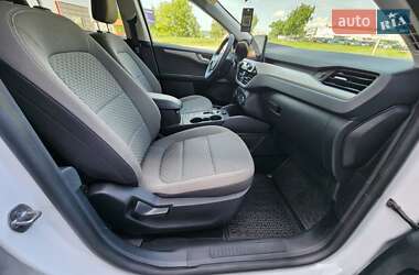 Внедорожник / Кроссовер Ford Escape 2021 в 