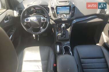 Внедорожник / Кроссовер Ford Escape 2016 в 