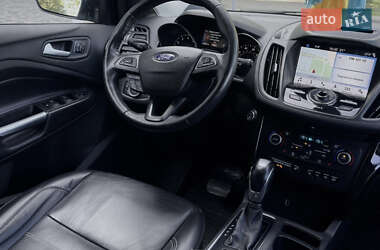 Позашляховик / Кросовер Ford Escape 2018 в 