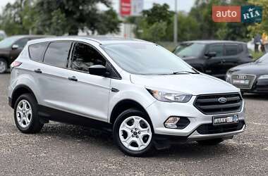 Внедорожник / Кроссовер Ford Escape 2018 в 