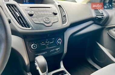 Внедорожник / Кроссовер Ford Escape 2018 в 