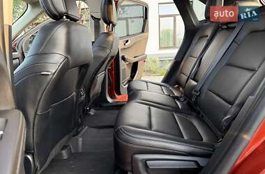 Внедорожник / Кроссовер Ford Escape 2019 в 