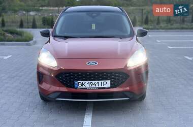 Внедорожник / Кроссовер Ford Escape 2019 в 