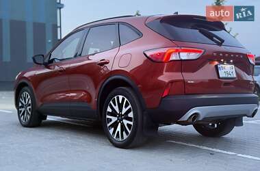 Внедорожник / Кроссовер Ford Escape 2019 в 