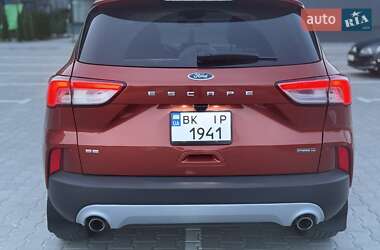 Внедорожник / Кроссовер Ford Escape 2019 в 