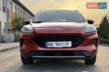 Внедорожник / Кроссовер Ford Escape 2019 в 