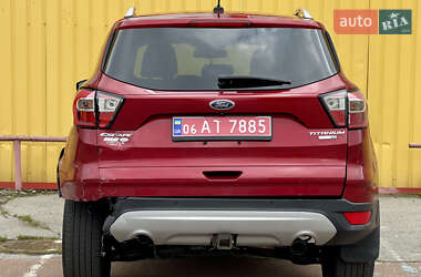 Внедорожник / Кроссовер Ford Escape 2017 в 