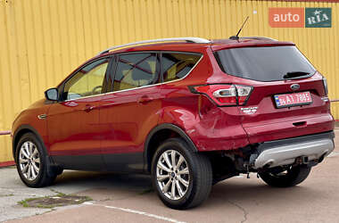 Внедорожник / Кроссовер Ford Escape 2017 в 