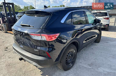 Внедорожник / Кроссовер Ford Escape 2021 в 