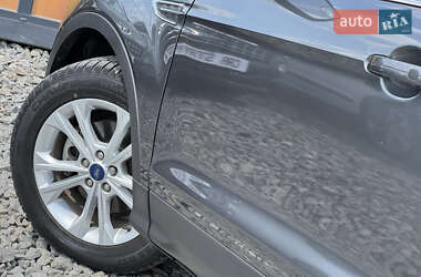 Внедорожник / Кроссовер Ford Escape 2019 в 