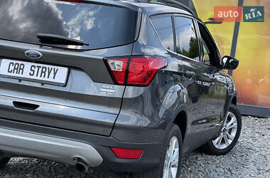 Внедорожник / Кроссовер Ford Escape 2019 в 