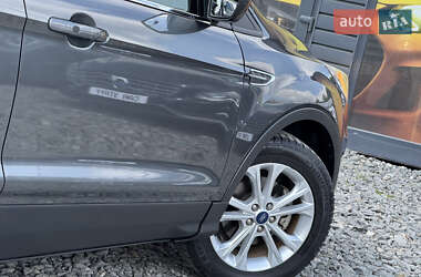Внедорожник / Кроссовер Ford Escape 2019 в 