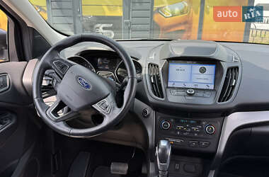 Внедорожник / Кроссовер Ford Escape 2019 в 