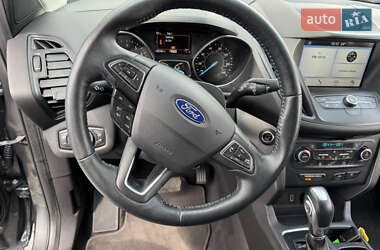 Внедорожник / Кроссовер Ford Escape 2019 в 