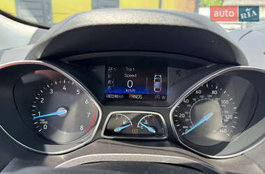 Внедорожник / Кроссовер Ford Escape 2019 в 