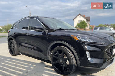 Внедорожник / Кроссовер Ford Escape 2020 в 