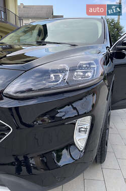 Внедорожник / Кроссовер Ford Escape 2020 в 