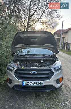 Внедорожник / Кроссовер Ford Escape 2018 в 