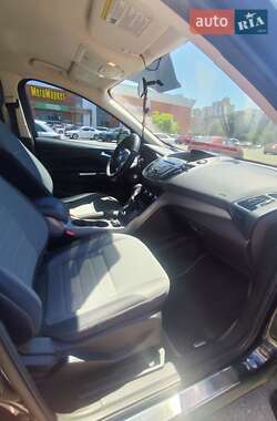 Внедорожник / Кроссовер Ford Escape 2015 в 