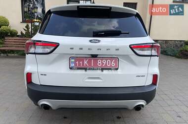 Внедорожник / Кроссовер Ford Escape 2020 в 