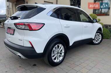 Внедорожник / Кроссовер Ford Escape 2020 в 