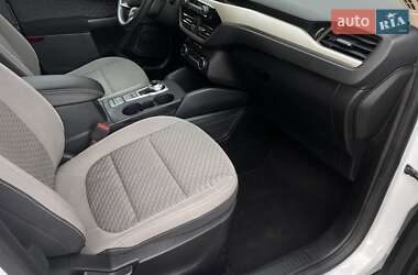Внедорожник / Кроссовер Ford Escape 2020 в 