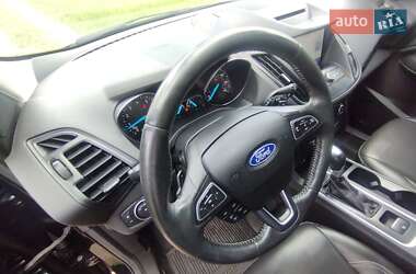 Внедорожник / Кроссовер Ford Escape 2018 в 