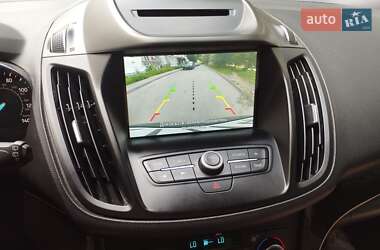 Внедорожник / Кроссовер Ford Escape 2018 в 