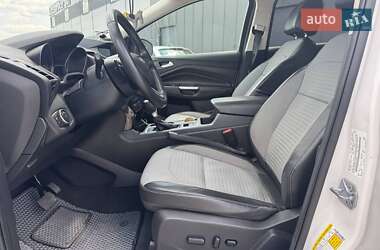 Внедорожник / Кроссовер Ford Escape 2017 в 