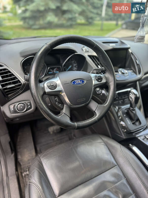 Внедорожник / Кроссовер Ford Escape 2015 в Ивано-Франковске