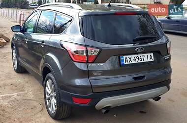 Внедорожник / Кроссовер Ford Escape 2017 в 
