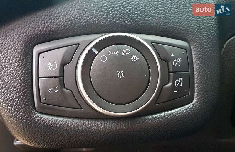 Внедорожник / Кроссовер Ford Escape 2017 в Харькове