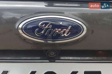 Внедорожник / Кроссовер Ford Escape 2017 в 