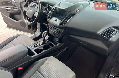 Внедорожник / Кроссовер Ford Escape 2019 в 