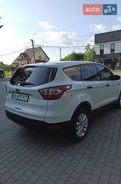 Внедорожник / Кроссовер Ford Escape 2017 в 