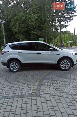 Внедорожник / Кроссовер Ford Escape 2017 в 