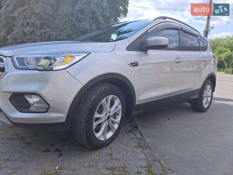 Внедорожник / Кроссовер Ford Escape 2018 в Изяславе