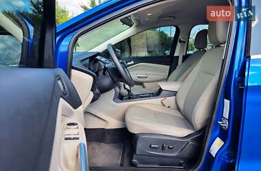 Внедорожник / Кроссовер Ford Escape 2018 в 