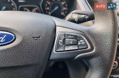 Внедорожник / Кроссовер Ford Escape 2018 в 