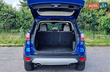 Внедорожник / Кроссовер Ford Escape 2018 в 