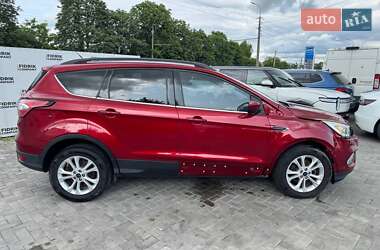 Внедорожник / Кроссовер Ford Escape 2017 в 