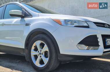 Внедорожник / Кроссовер Ford Escape 2014 в 