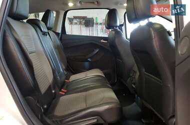 Внедорожник / Кроссовер Ford Escape 2017 в 