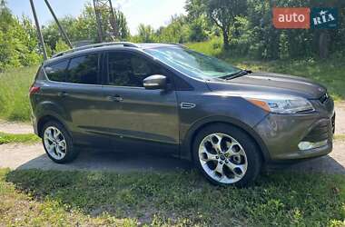 Внедорожник / Кроссовер Ford Escape 2015 в 