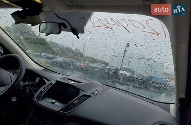 Позашляховик / Кросовер Ford Escape 2017 в 