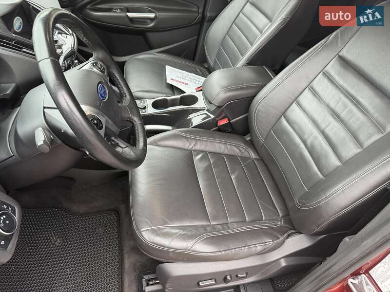 Позашляховик / Кросовер Ford Escape 2015 в Києві