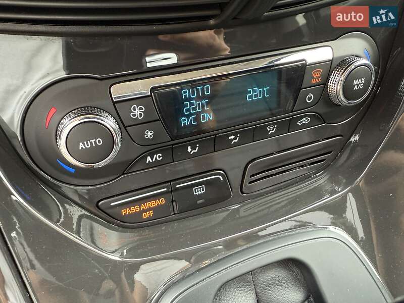 Позашляховик / Кросовер Ford Escape 2015 в Києві