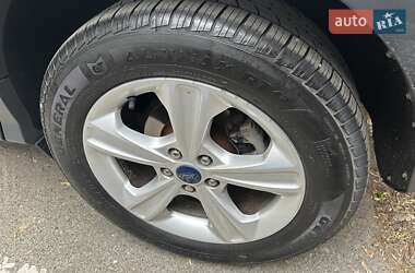 Внедорожник / Кроссовер Ford Escape 2014 в 