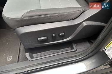 Внедорожник / Кроссовер Ford Escape 2014 в 