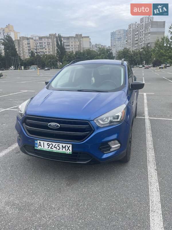 Позашляховик / Кросовер Ford Escape 2017 в Броварах